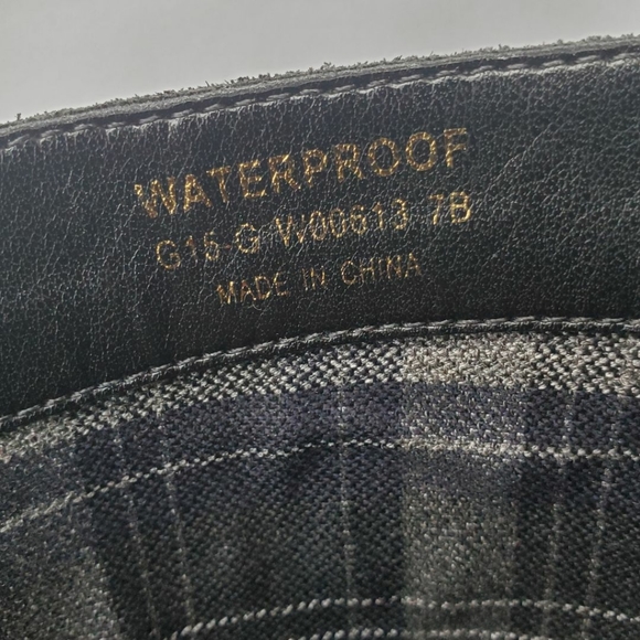 Cole hann suede Ankle boot Women's size 7B - Picture 3 of 6